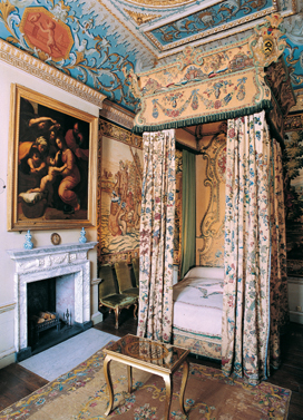 theembroideredbedchamber.png